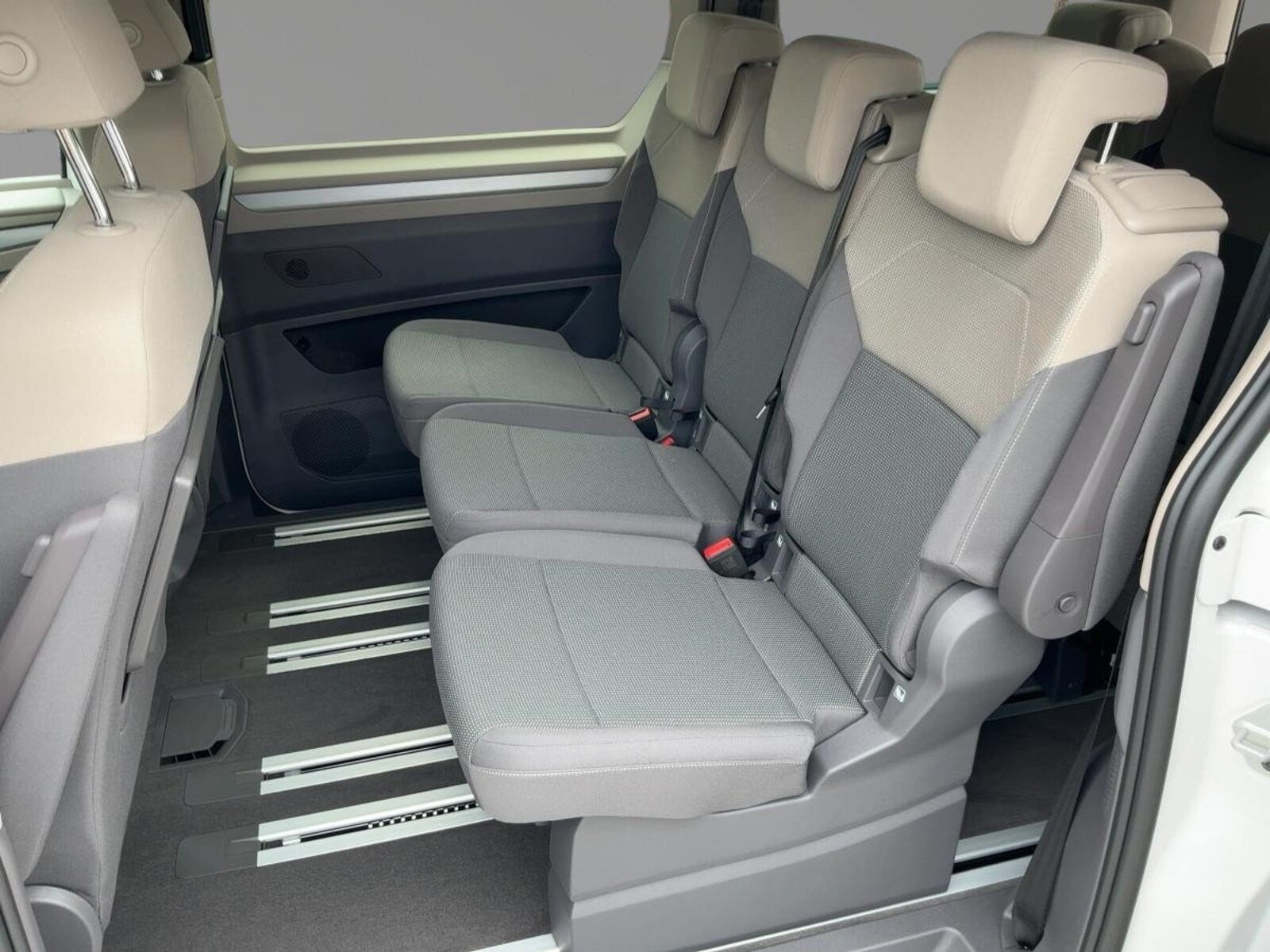 Volkswagen Multivan Langversion – Bild 8