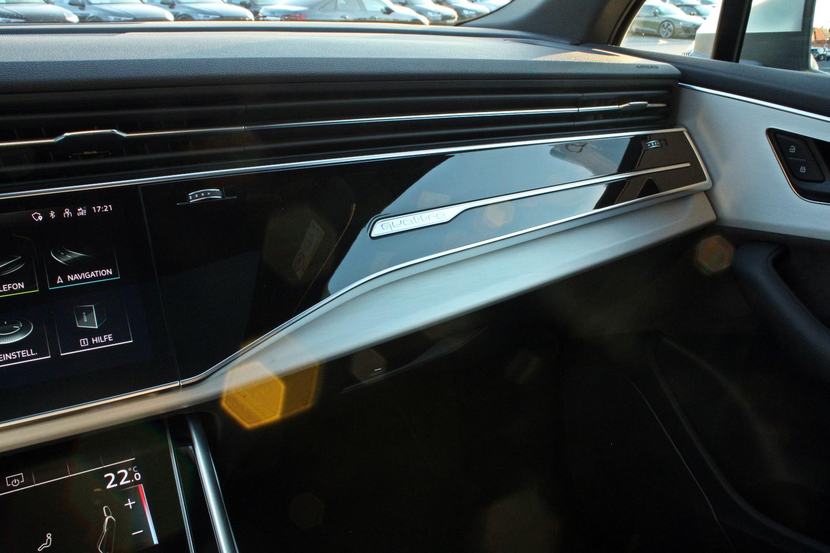 Image about Audi SQ7 TFSI quattro tiptronic