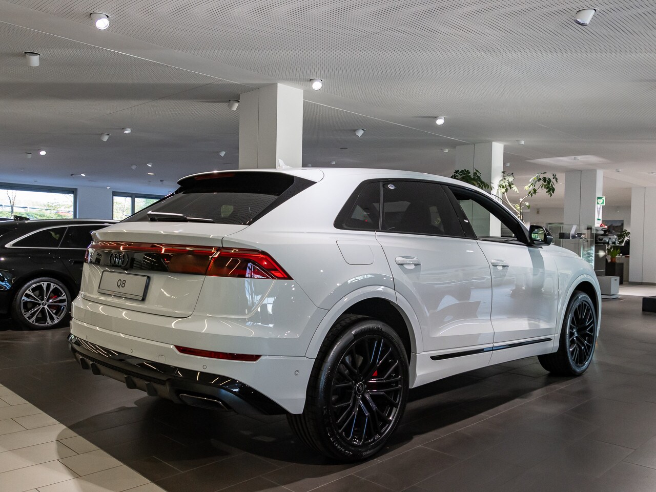 Image about Audi Q8 SUV 45 TDI quattro tiptronic