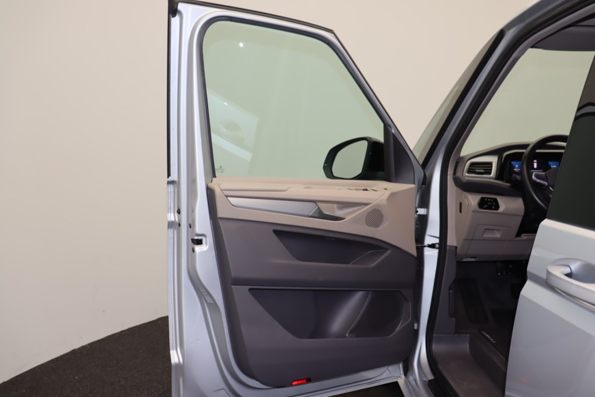 Volkswagen Multivan Basis-Modell