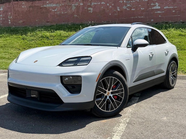2025 Porsche Macan Electric