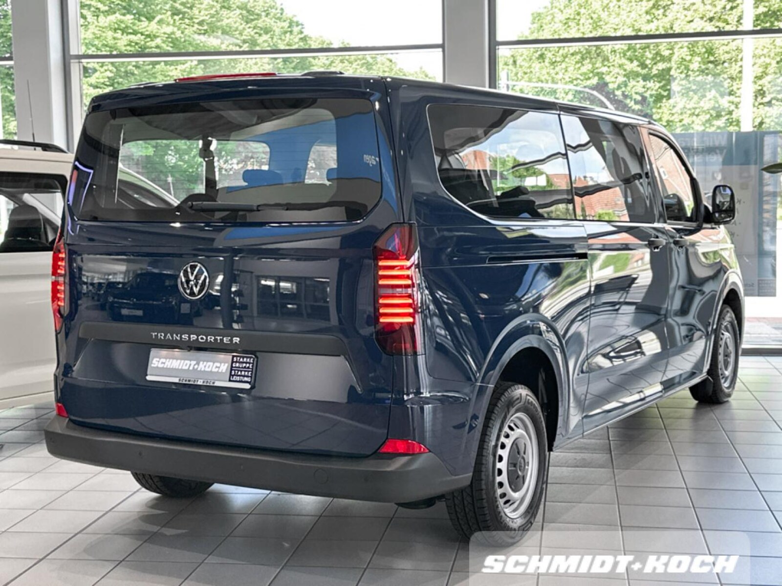 Volkswagen Transporter Kombi langer Radstand – Bild 3
