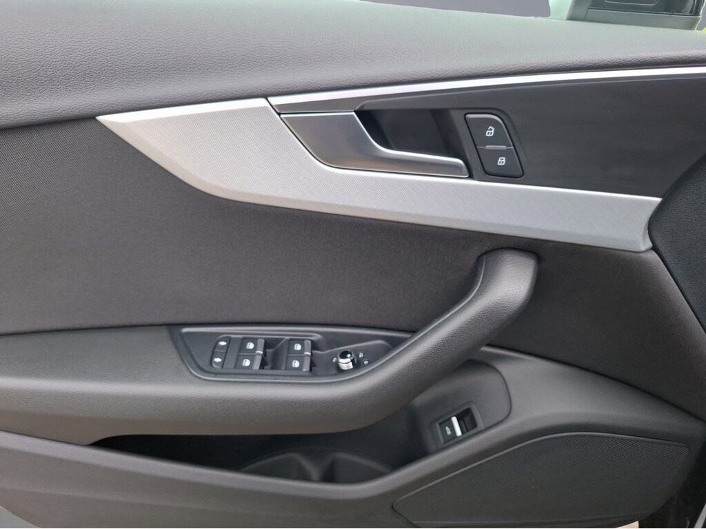 Image about Audi A4 Avant design 2.0 TFSI ultra 6-Gang