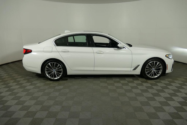2023 BMW 530