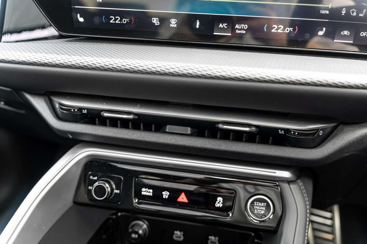 Image about Audi Q5 SUV e-hybrid quattro S tronic