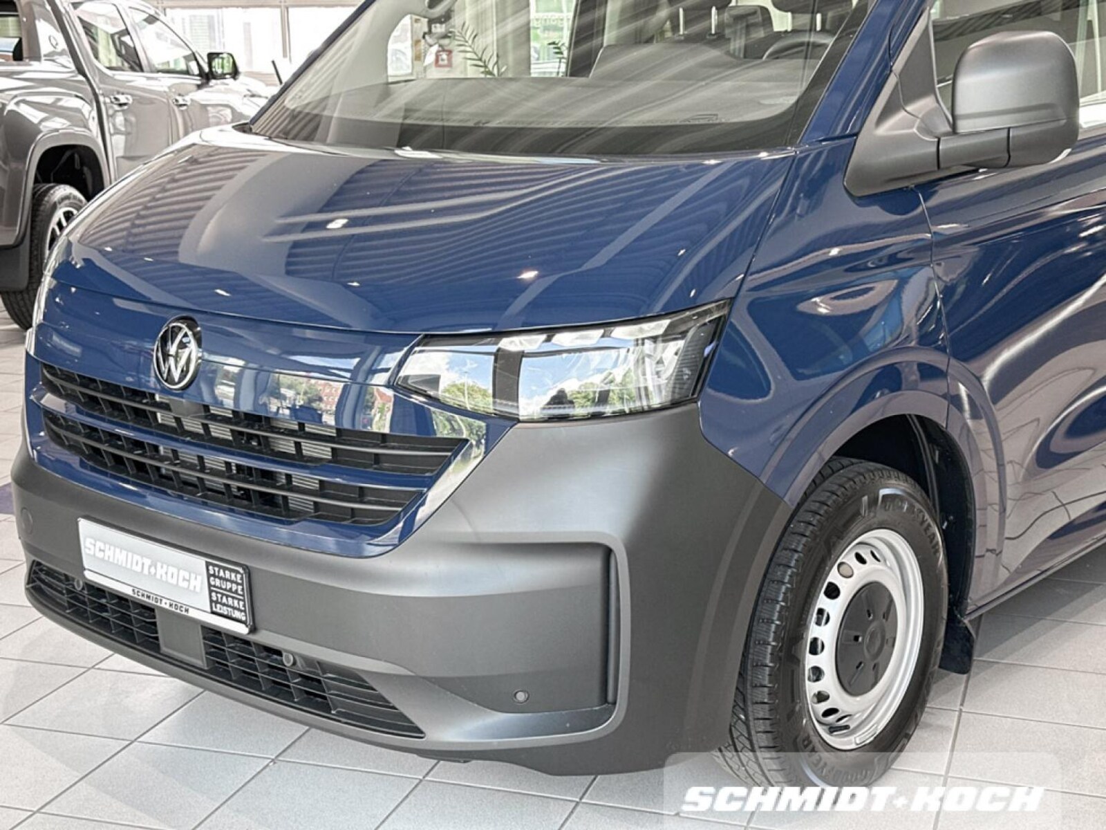 Volkswagen Transporter Kombi langer Radstand – Bild 4