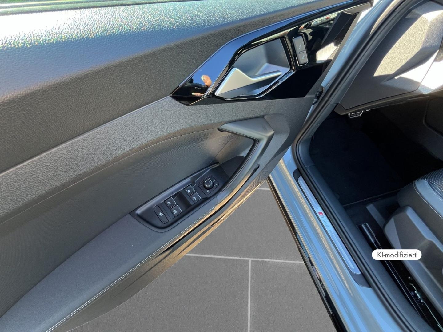 Bild über Audi A1 Sportback S line 30 TFSI S tronic - für weitere Informationen kontaktieren Sie den Audi Partner