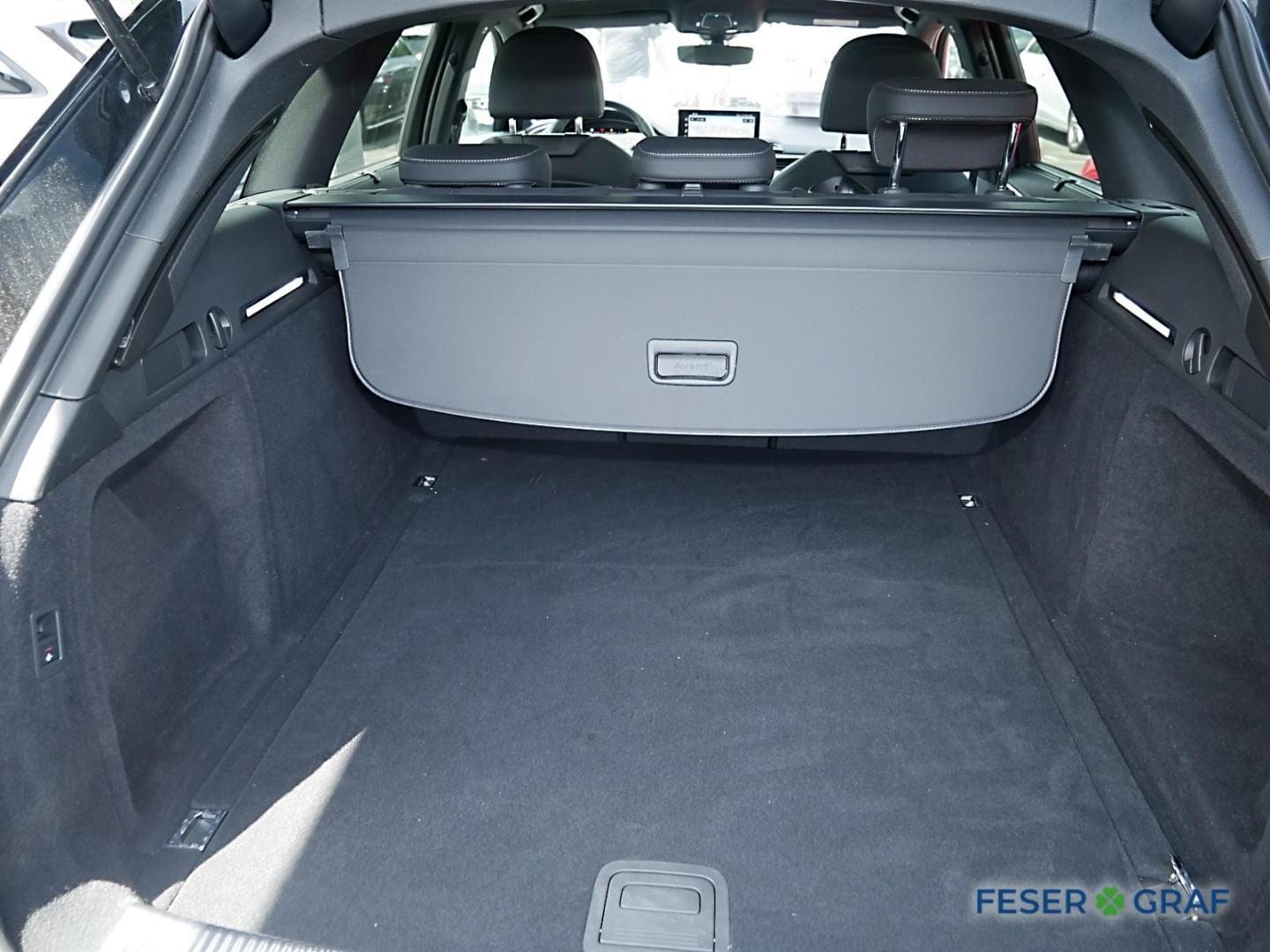 Bild über Audi A4 Avant S line 45 TFSI quattro S tronic - für weitere Informationen kontaktieren Sie den Audi Partner