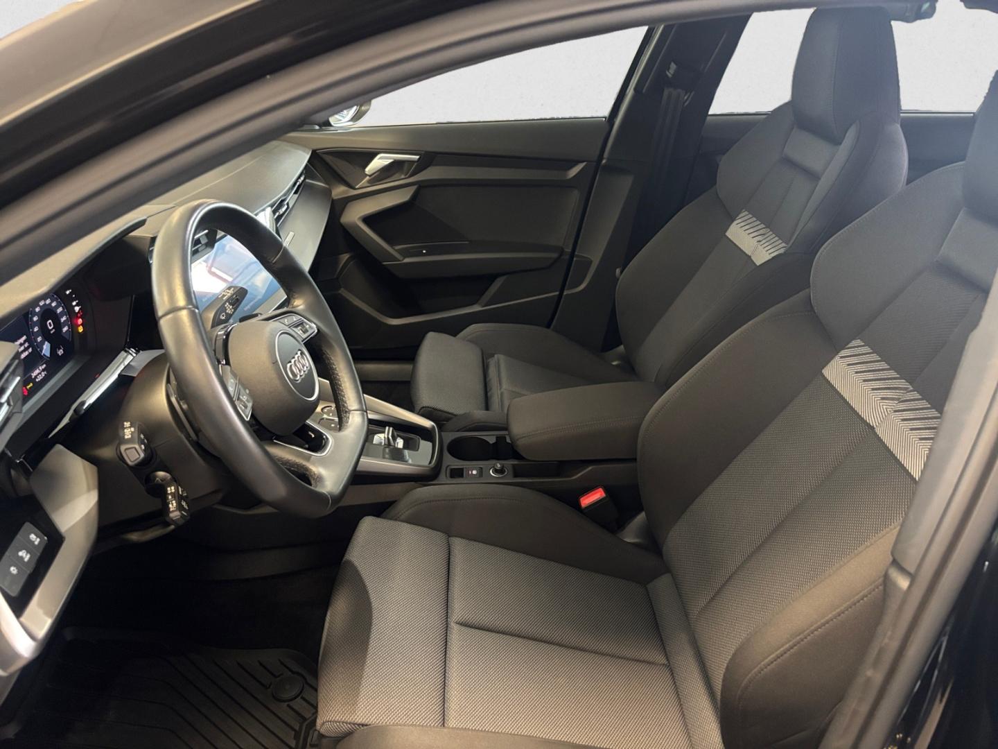 Bild som visar&nbsp;Audi A3 Sportback&nbsp;A3 Sportback 35 TFSI Proline advanced 150 hk S tronic - för mer information kontakta din Audi Partner