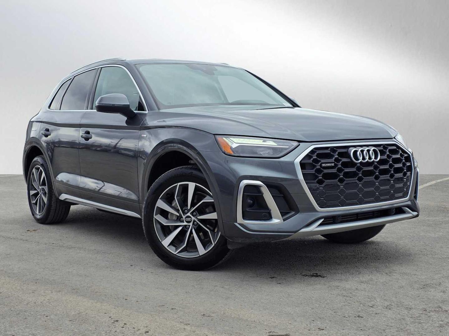 2025 Audi Q5 45 Premium's photo