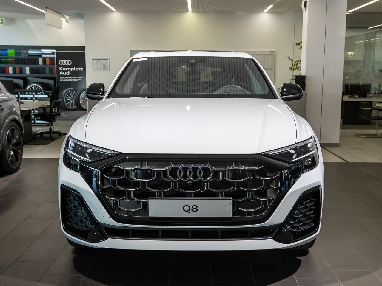 Image about Audi Q8 SUV 45 TDI quattro tiptronic