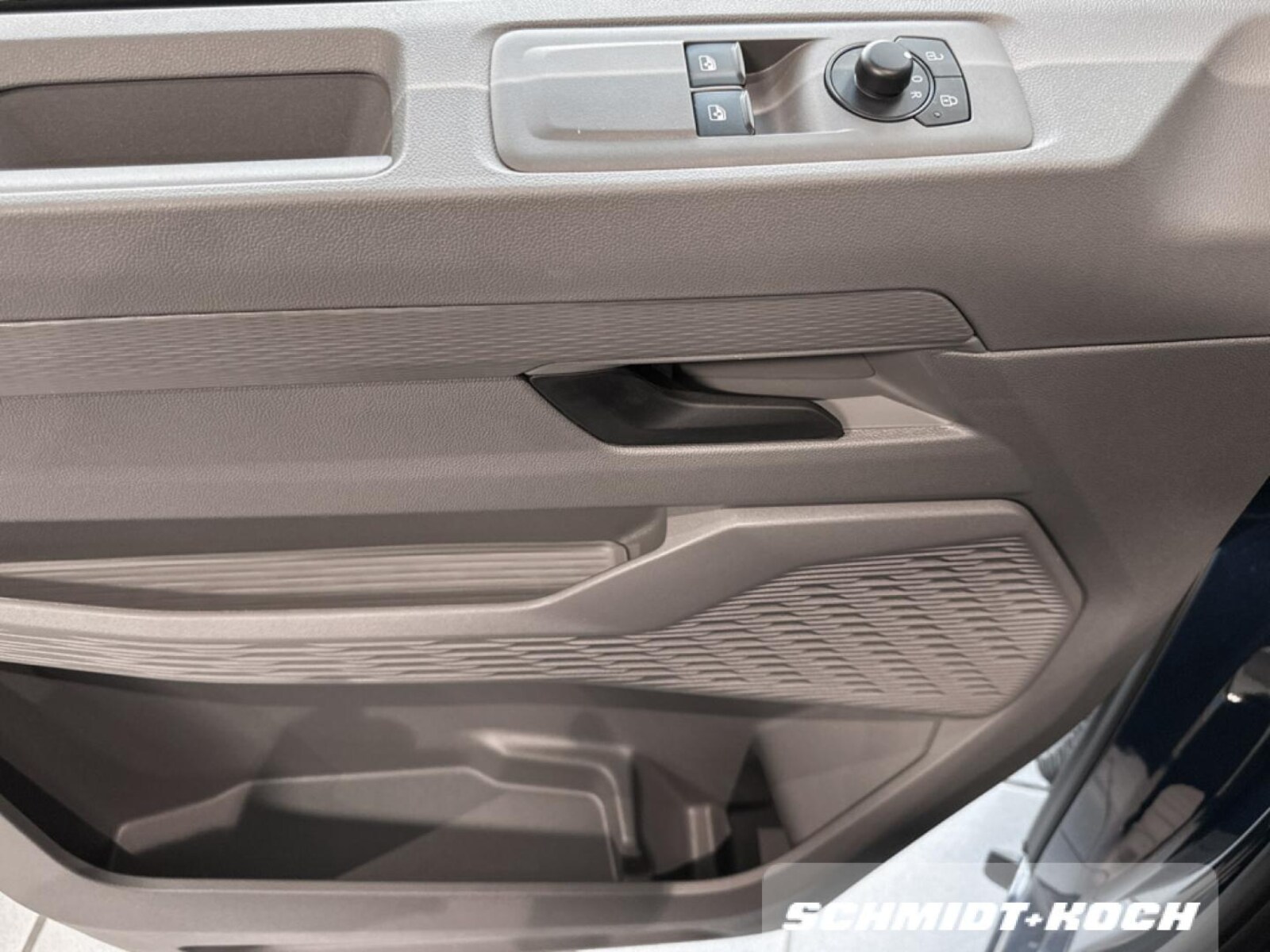 Volkswagen Transporter Kombi langer Radstand – Bild 12