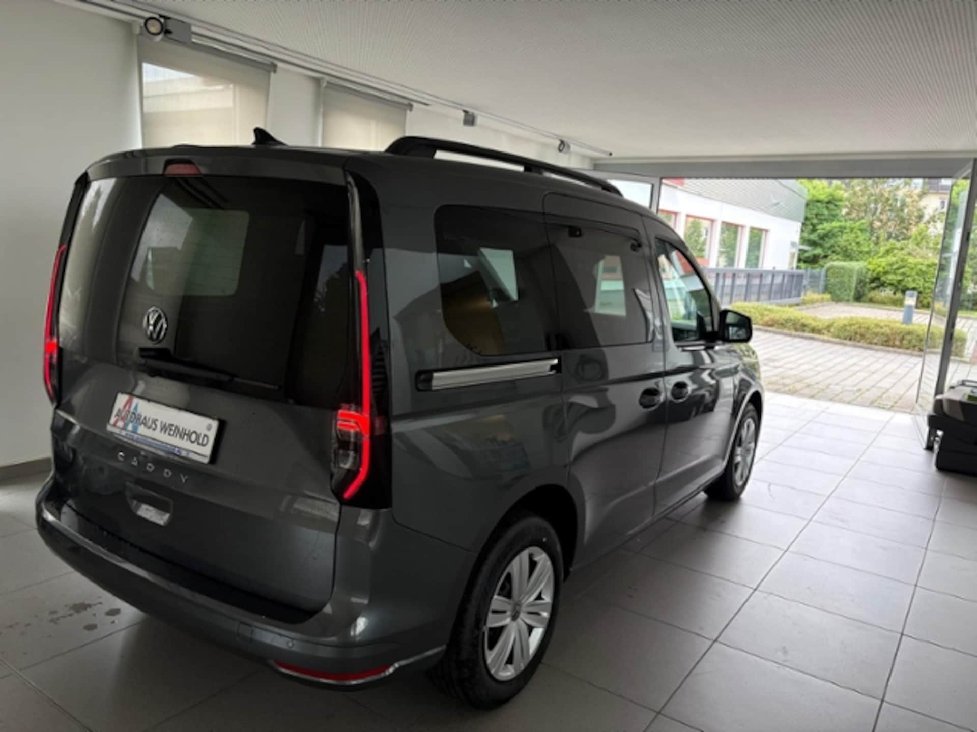 Volkswagen Caddy Basis-Modell