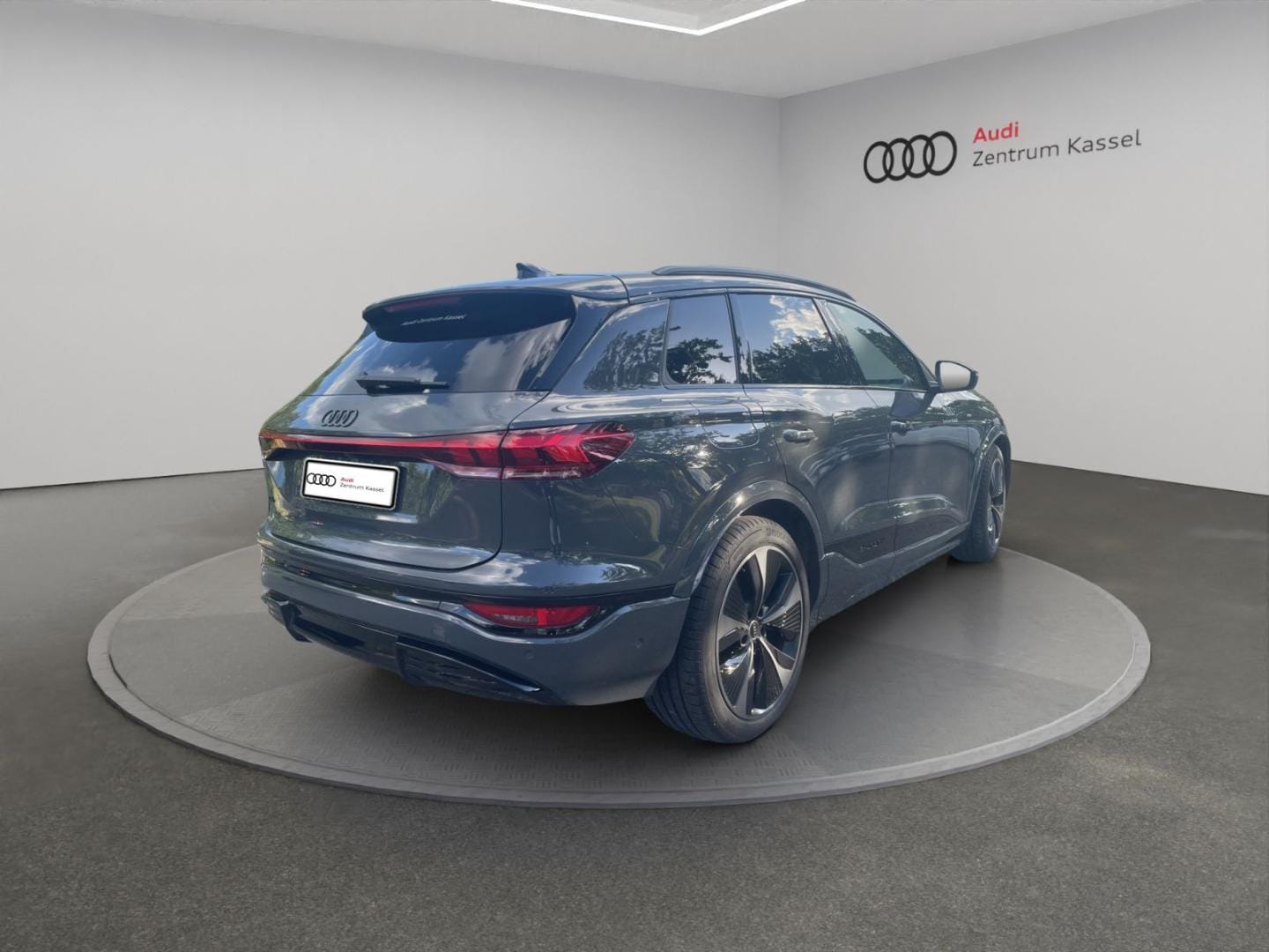 Bild über Audi Q6 SUV e-tron e-tron performance - für weitere Informationen kontaktieren Sie den Audi Partner