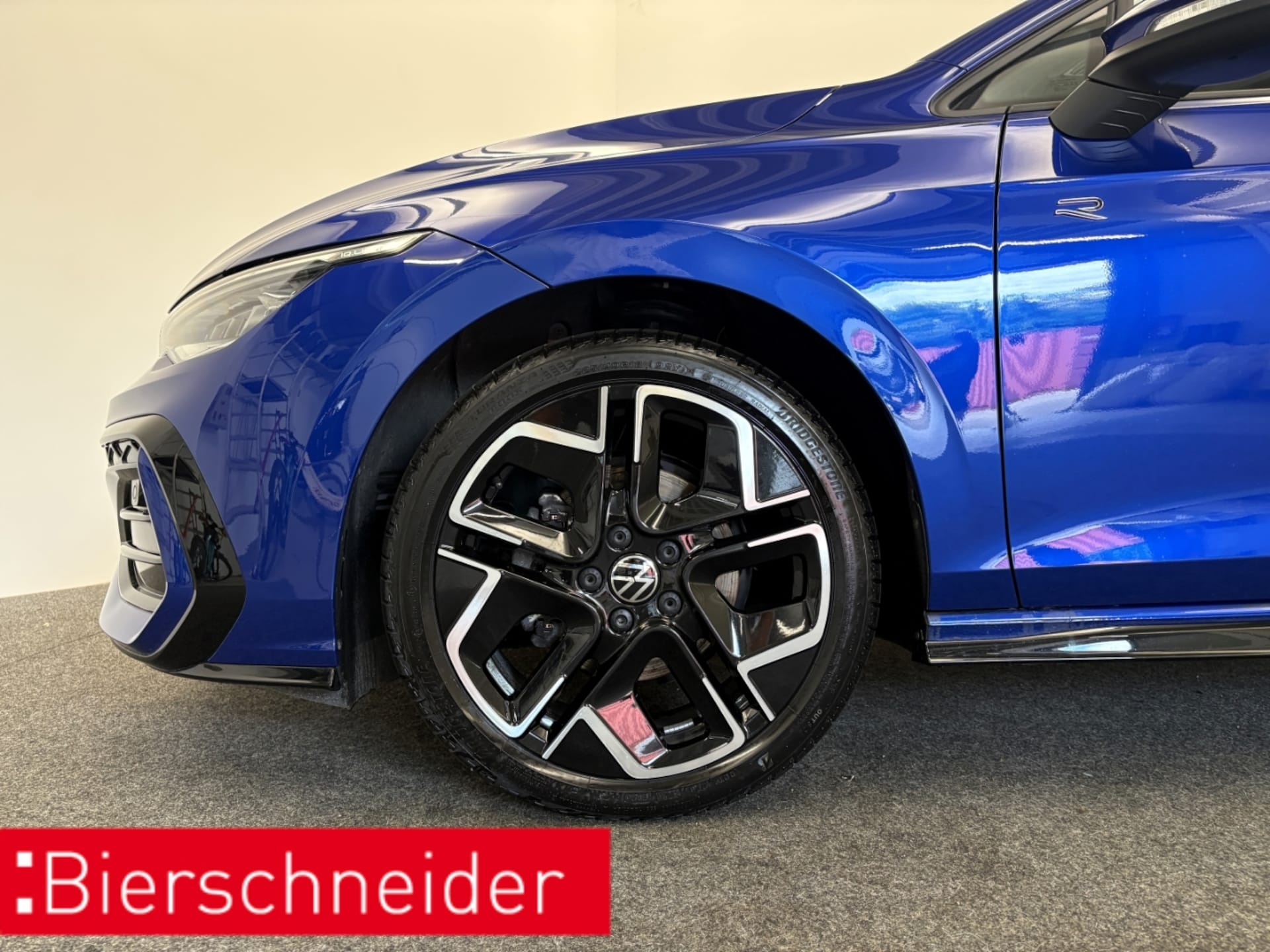 Volkswagen Golf R-Line
