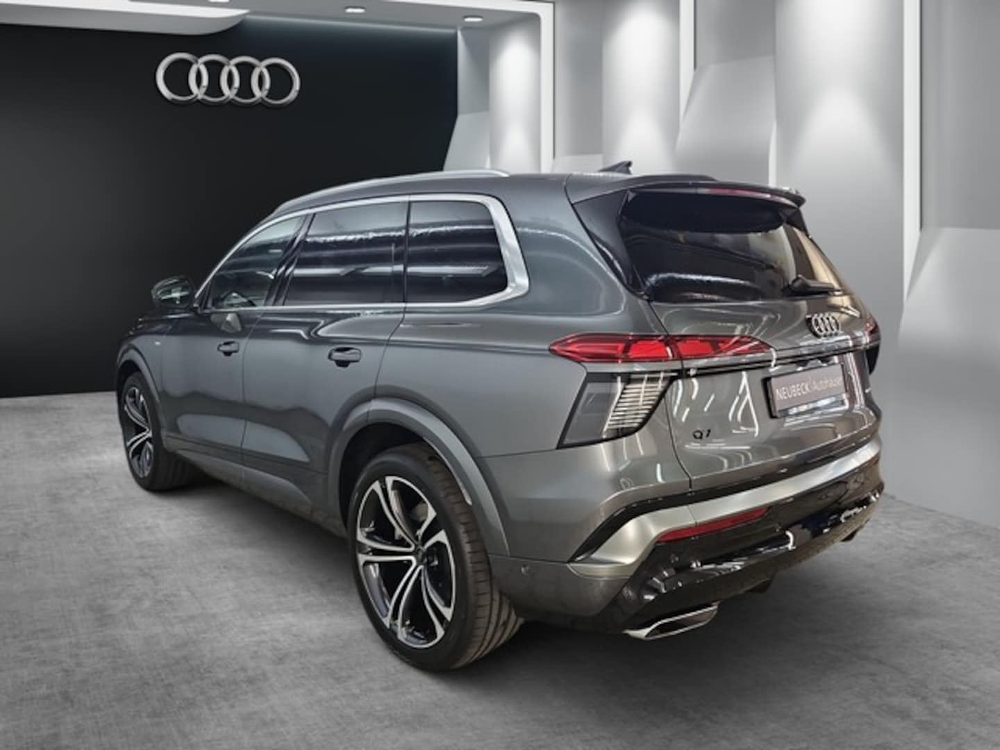 Bild über Audi Q7 SUV TDI quattro 220 kW tiptronic - für weitere Informationen kontaktieren Sie den Audi Partner