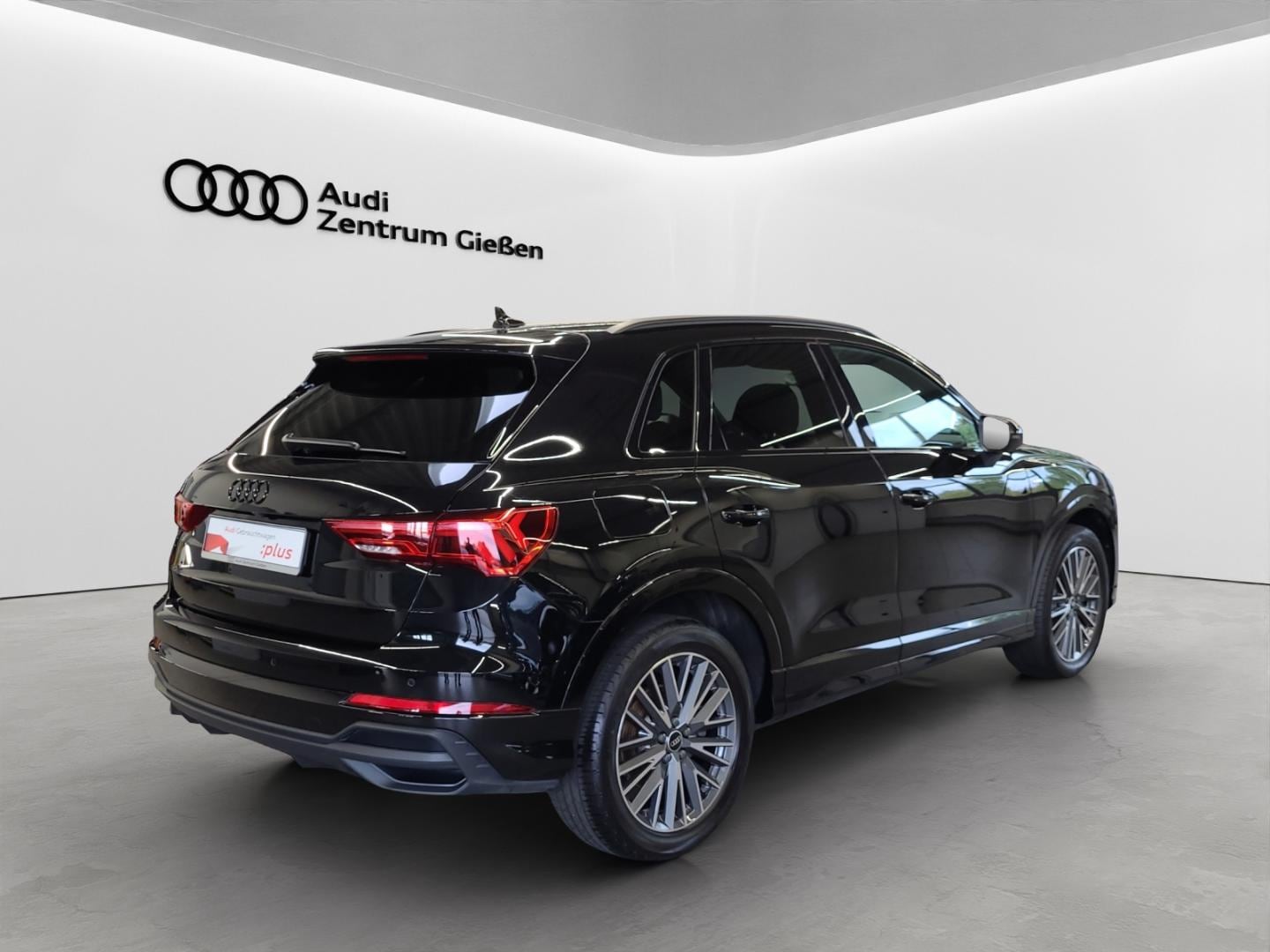 Bild über Audi Q3 TFSI e S line 45 TFSI e S tronic - für weitere Informationen kontaktieren Sie den Audi Partner