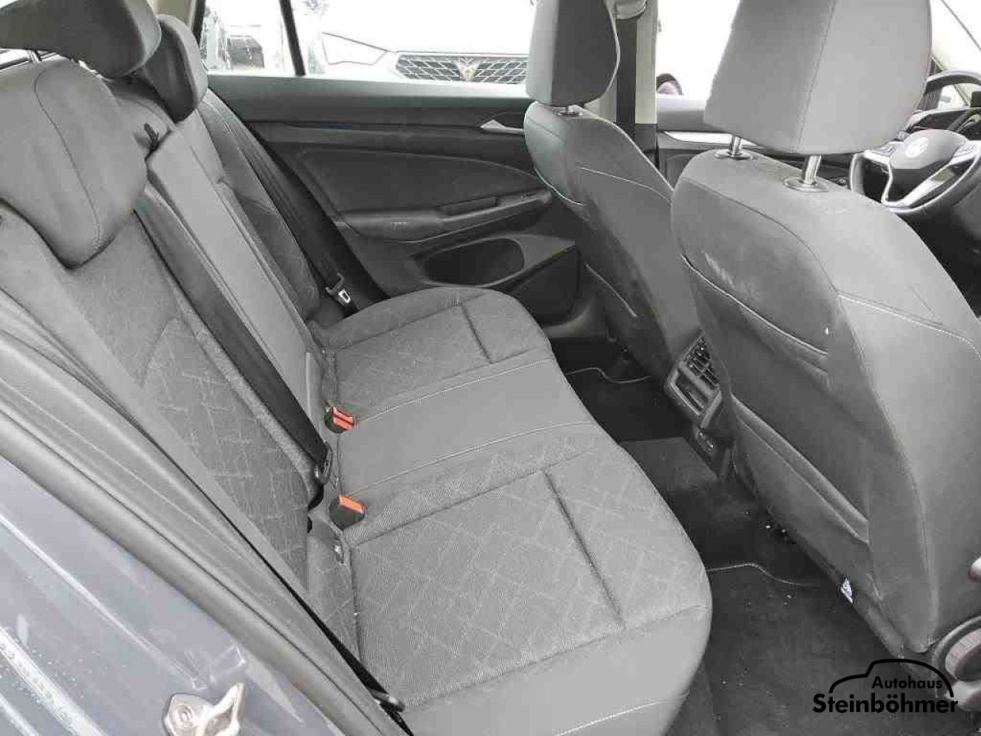 Volkswagen Golf Variant Life