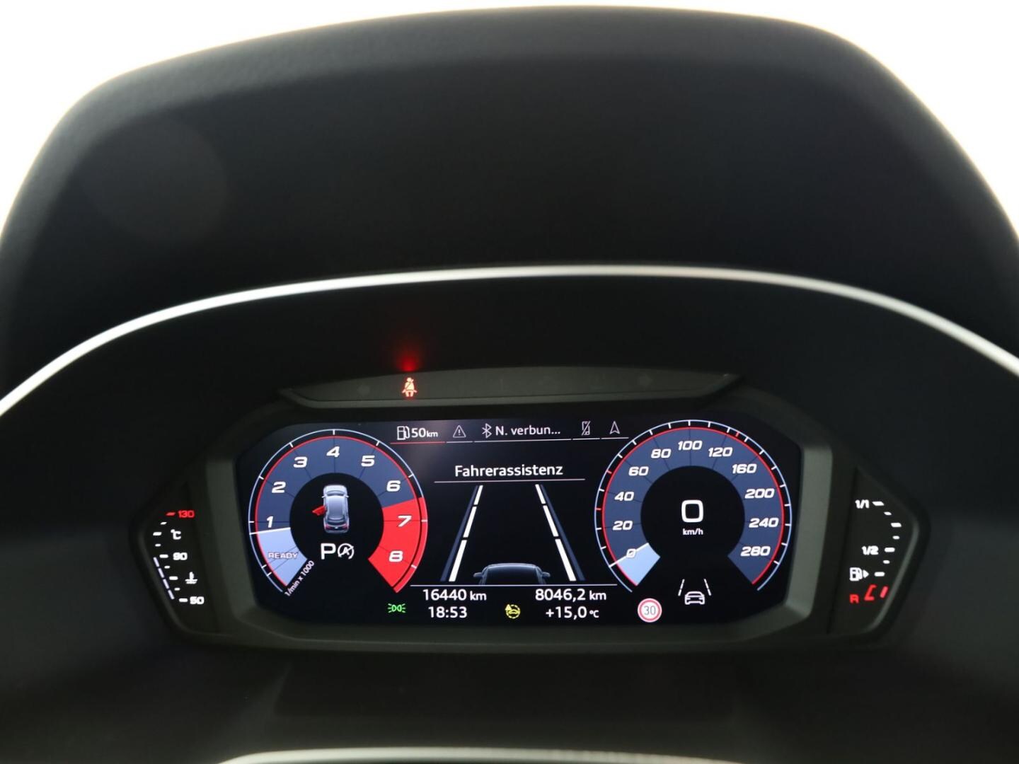Bild über Audi Q3 S line 35 TFSI S tronic - für weitere Informationen kontaktieren Sie den Audi Partner