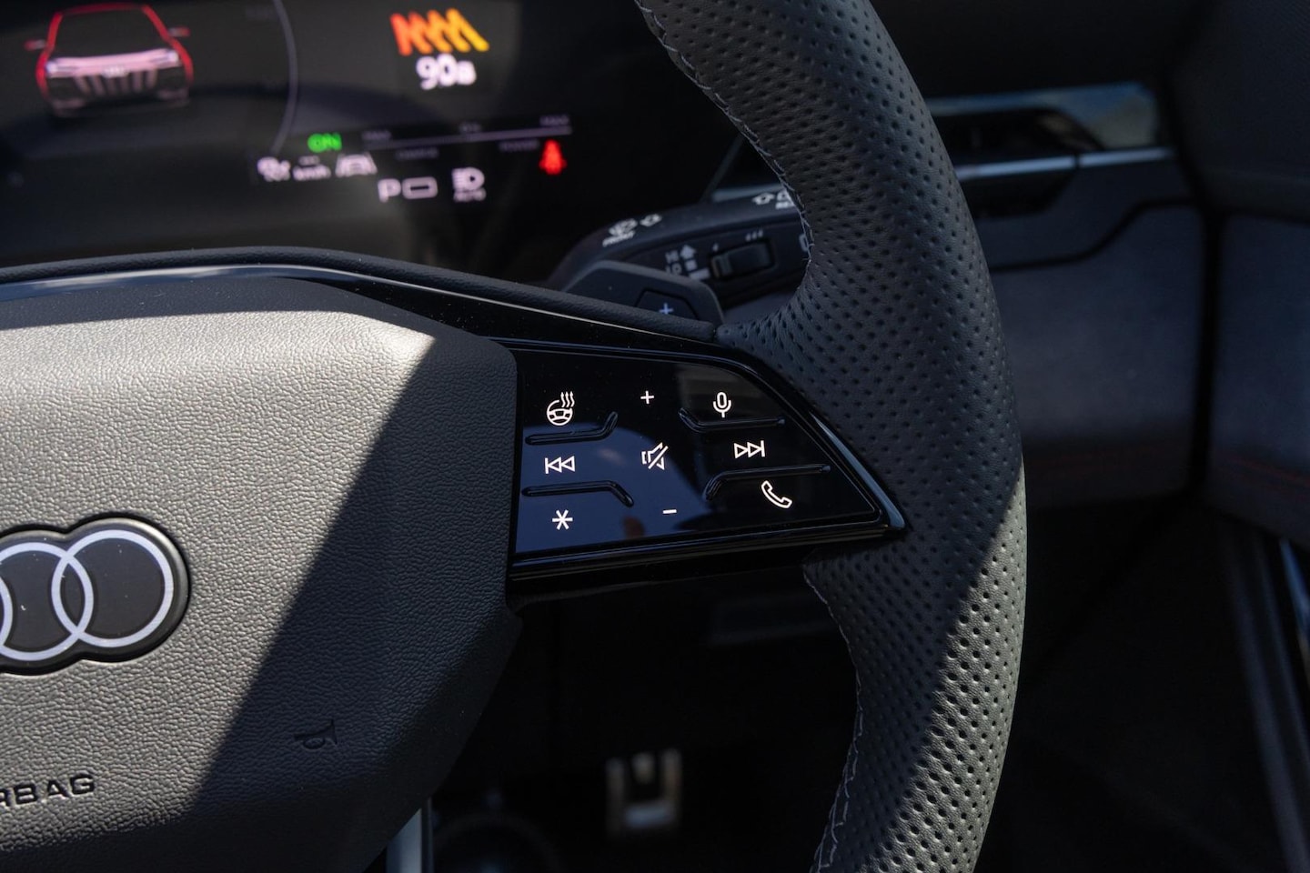 Image about Audi SQ6 SUV e-tron e-tron quattro