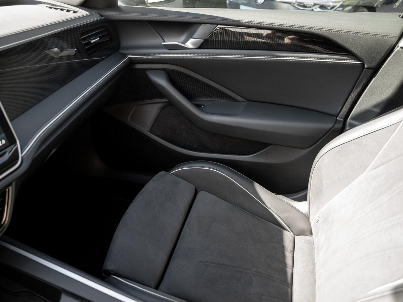 Volkswagen Passat – Bild 23