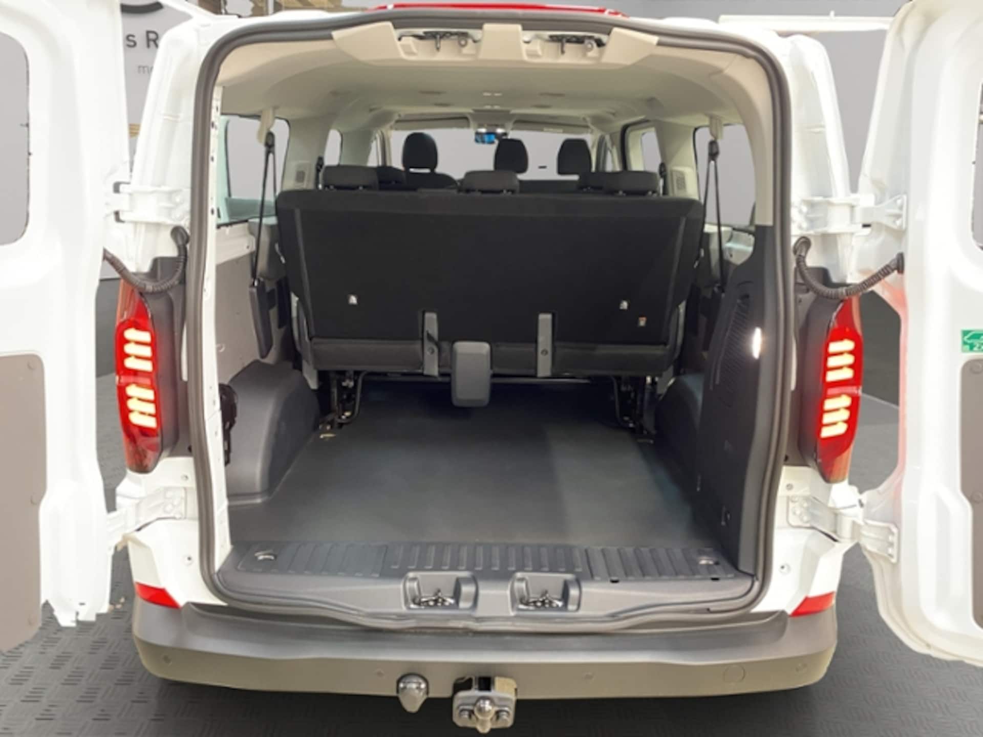 Volkswagen Transporter Kombi langer Radstand