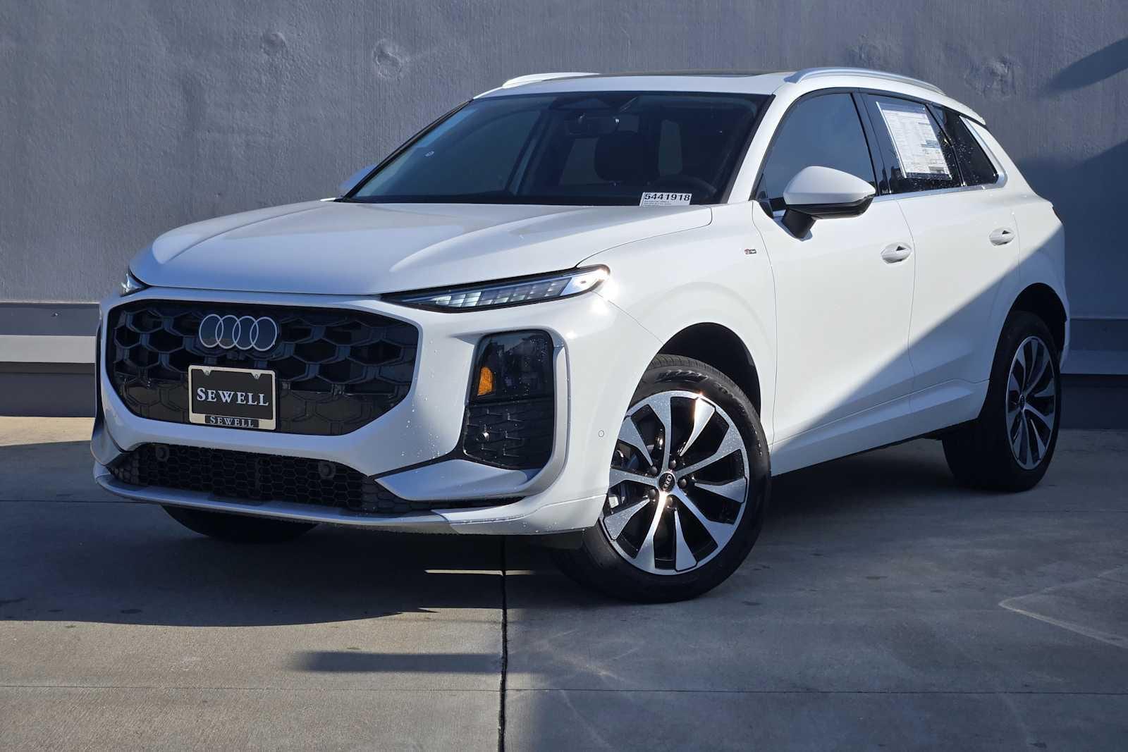 2026 Audi Q3 S line quattro's photo