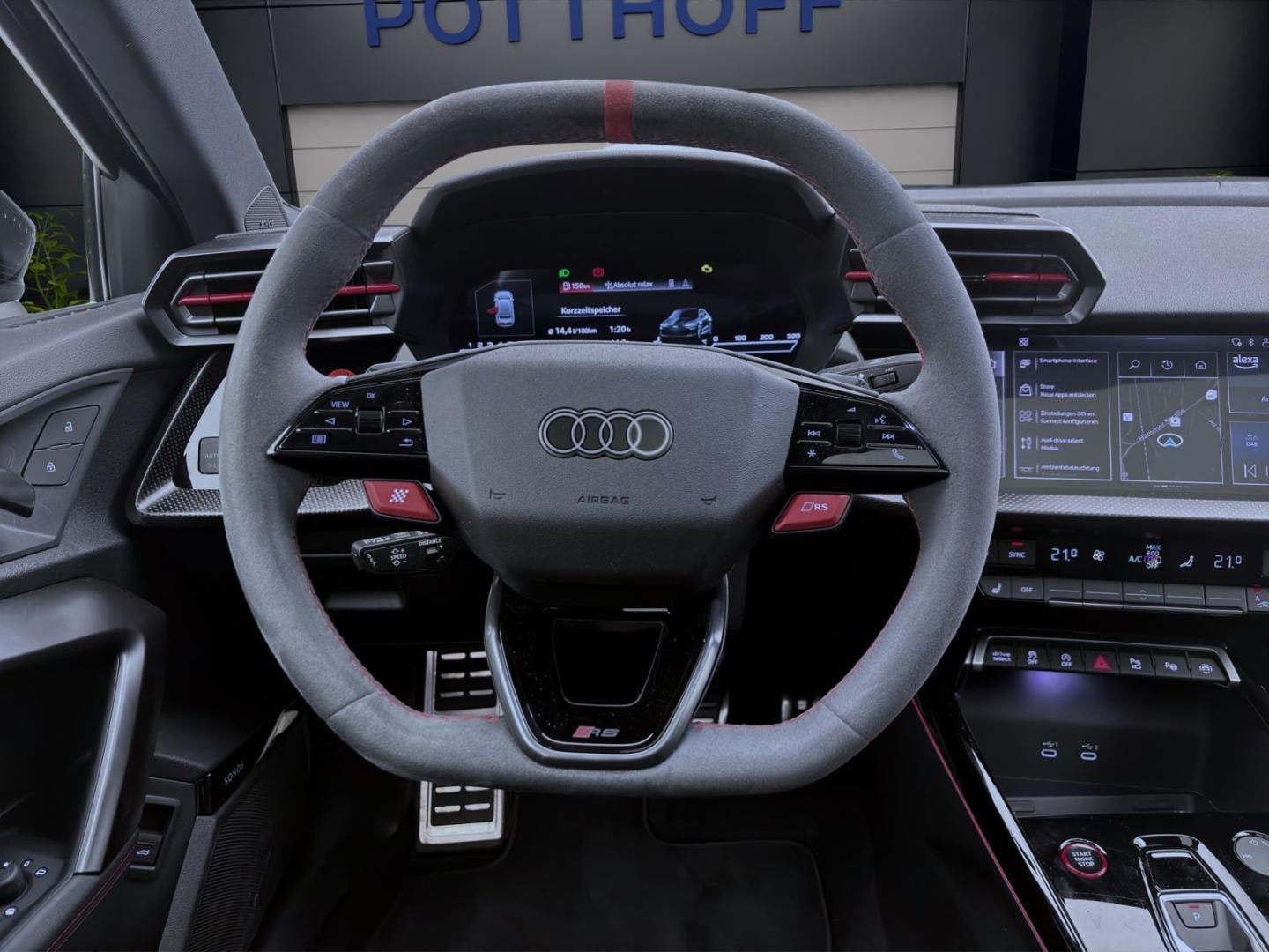 Bild über Audi RS 3 Limousine TFSI quattro 294 kW S tronic - für weitere Informationen kontaktieren Sie den Audi Partner