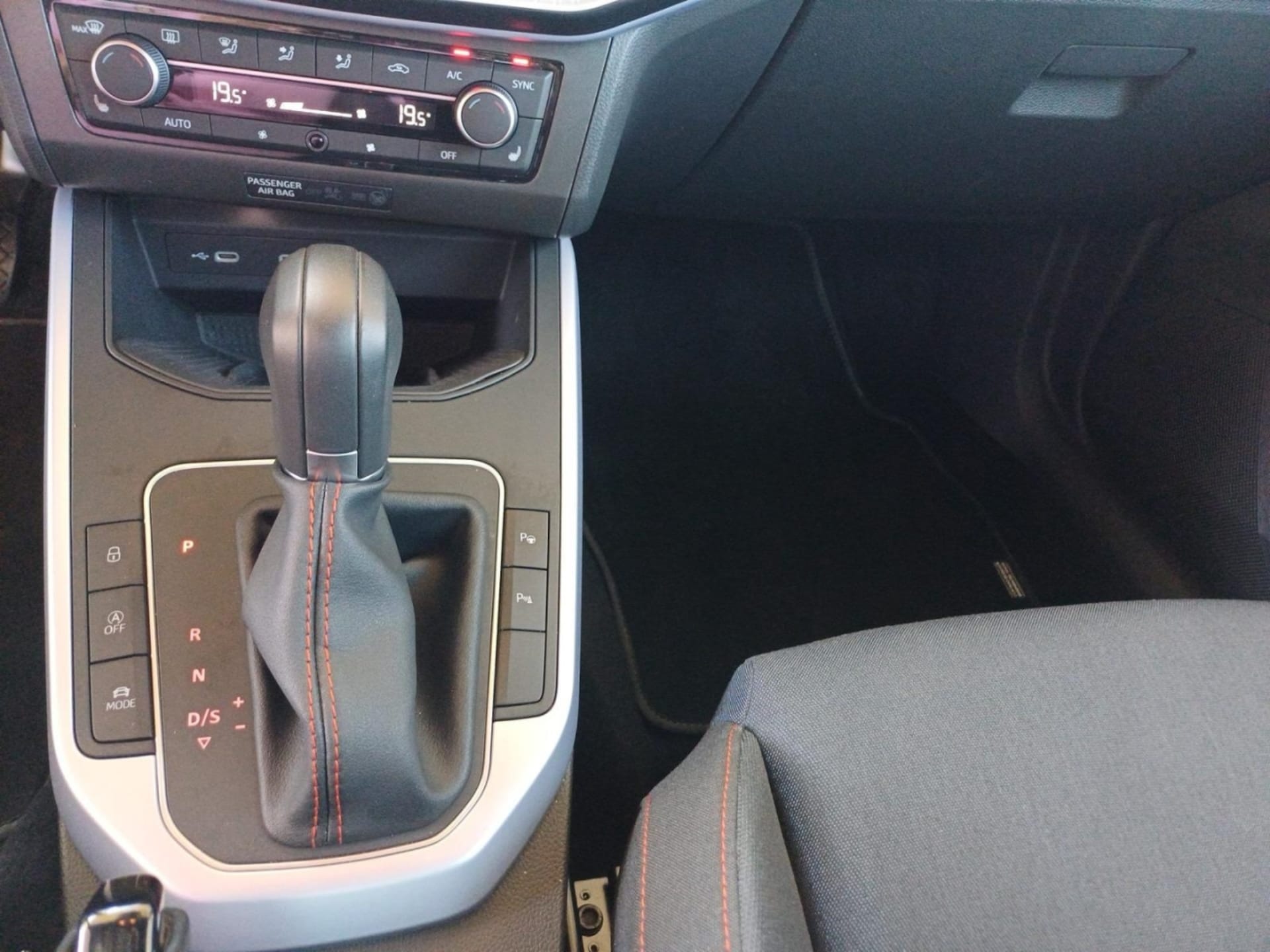 SEAT Arona FR
