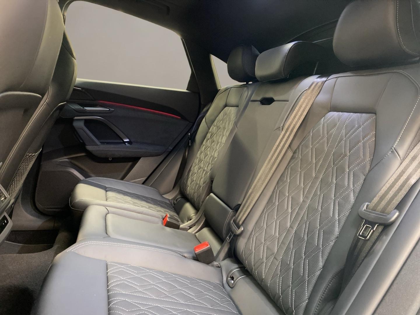 Bild über Audi Q5 Sportback TDI quattro 150 kW S tronic - für weitere Informationen kontaktieren Sie den Audi Partner