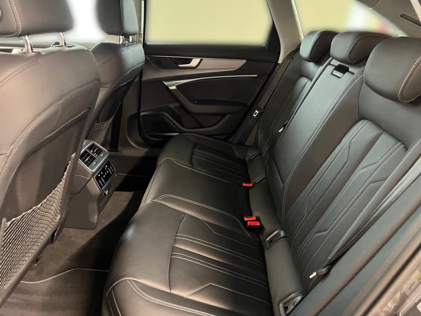 Bild über Audi S6 Avant TDI quattro tiptronic - für weitere Informationen kontaktieren Sie den Audi Partner