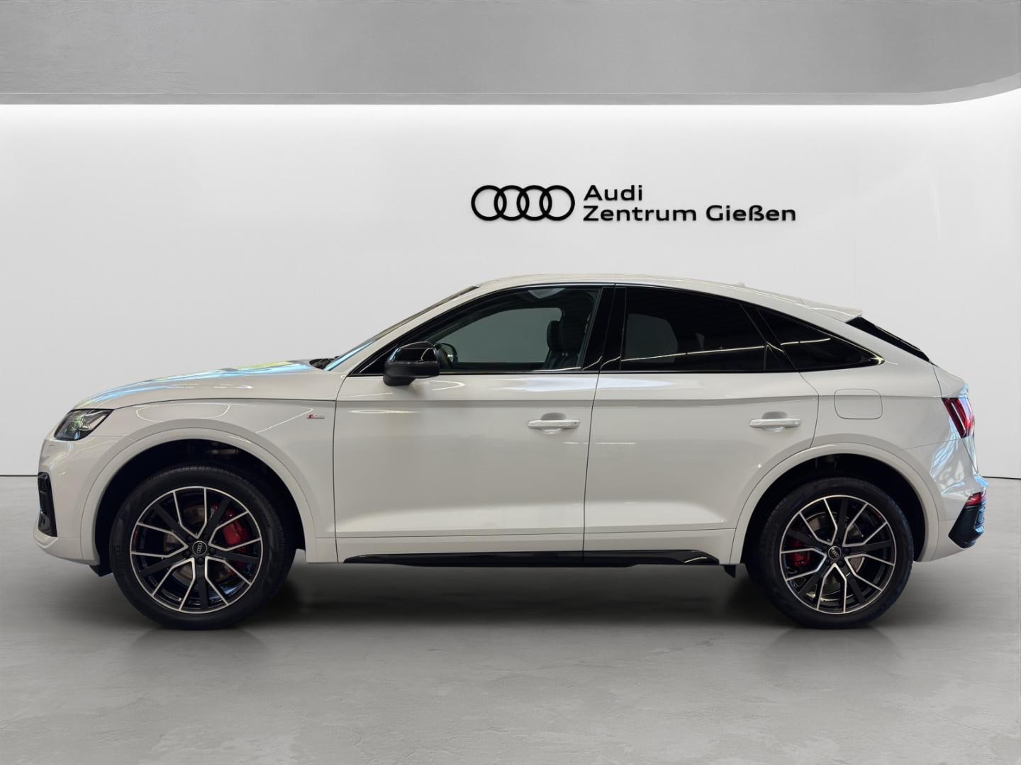 Bild über Audi Q5 Sportback TFSI e S line business 50 TFSI e quattro S tronic - für weitere Informationen kontaktieren Sie den Audi Partner
