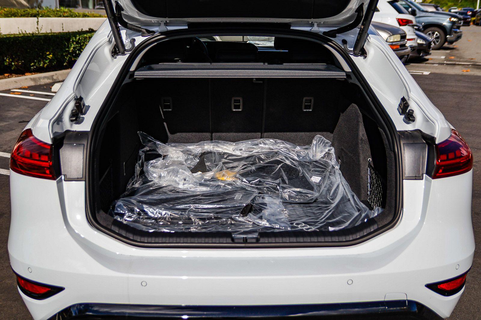 2025 Audi A6 Sportback e-tron Premium - Photo 28