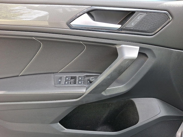2022 Volkswagen Tiguan SE - Photo 12