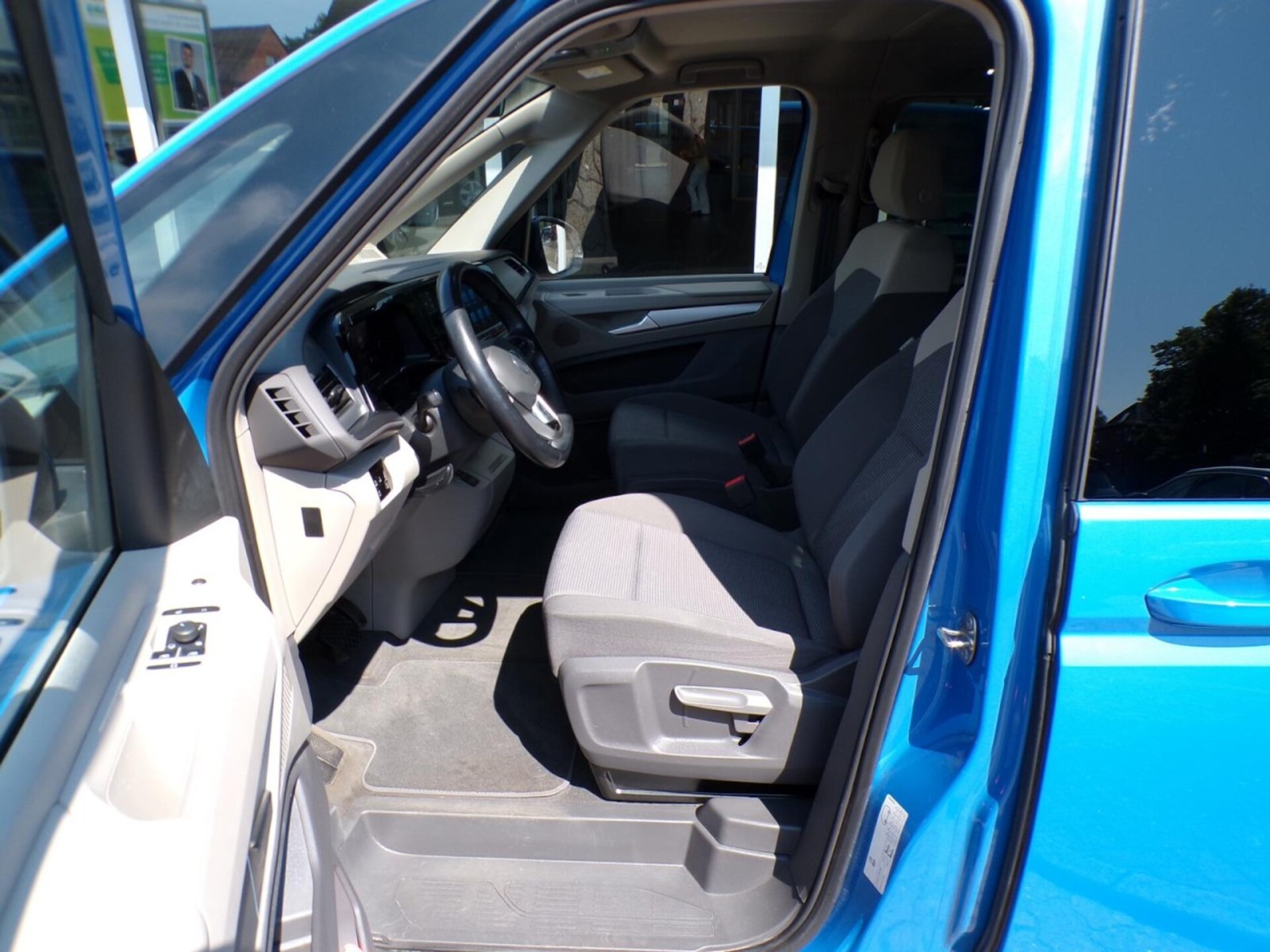 Volkswagen Multivan Langversion Basis-Modell