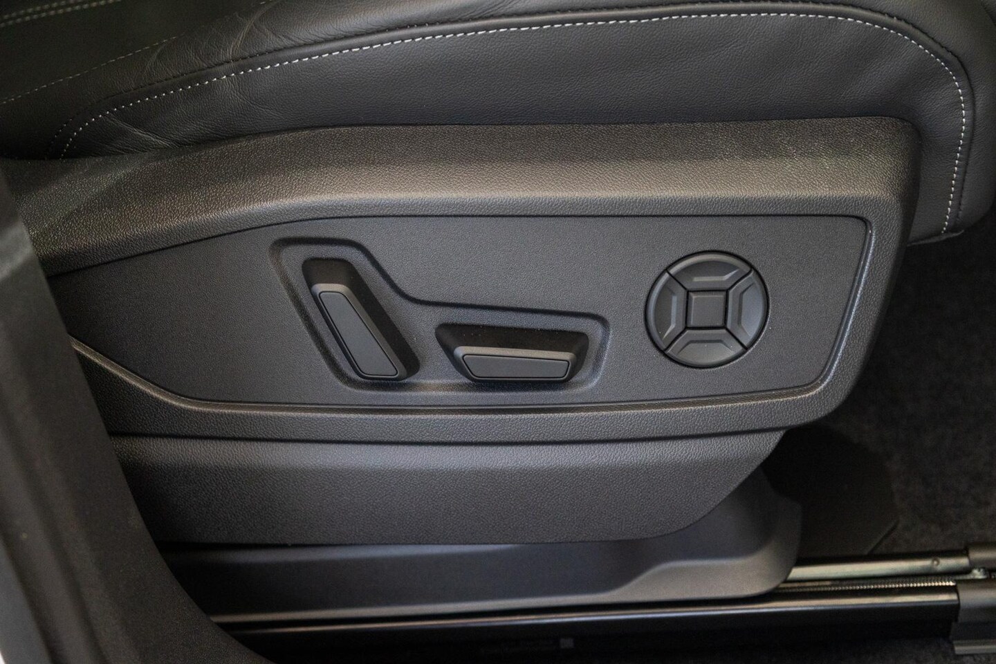 Image about Audi Q5 SUV TDI quattro 150 kW sport