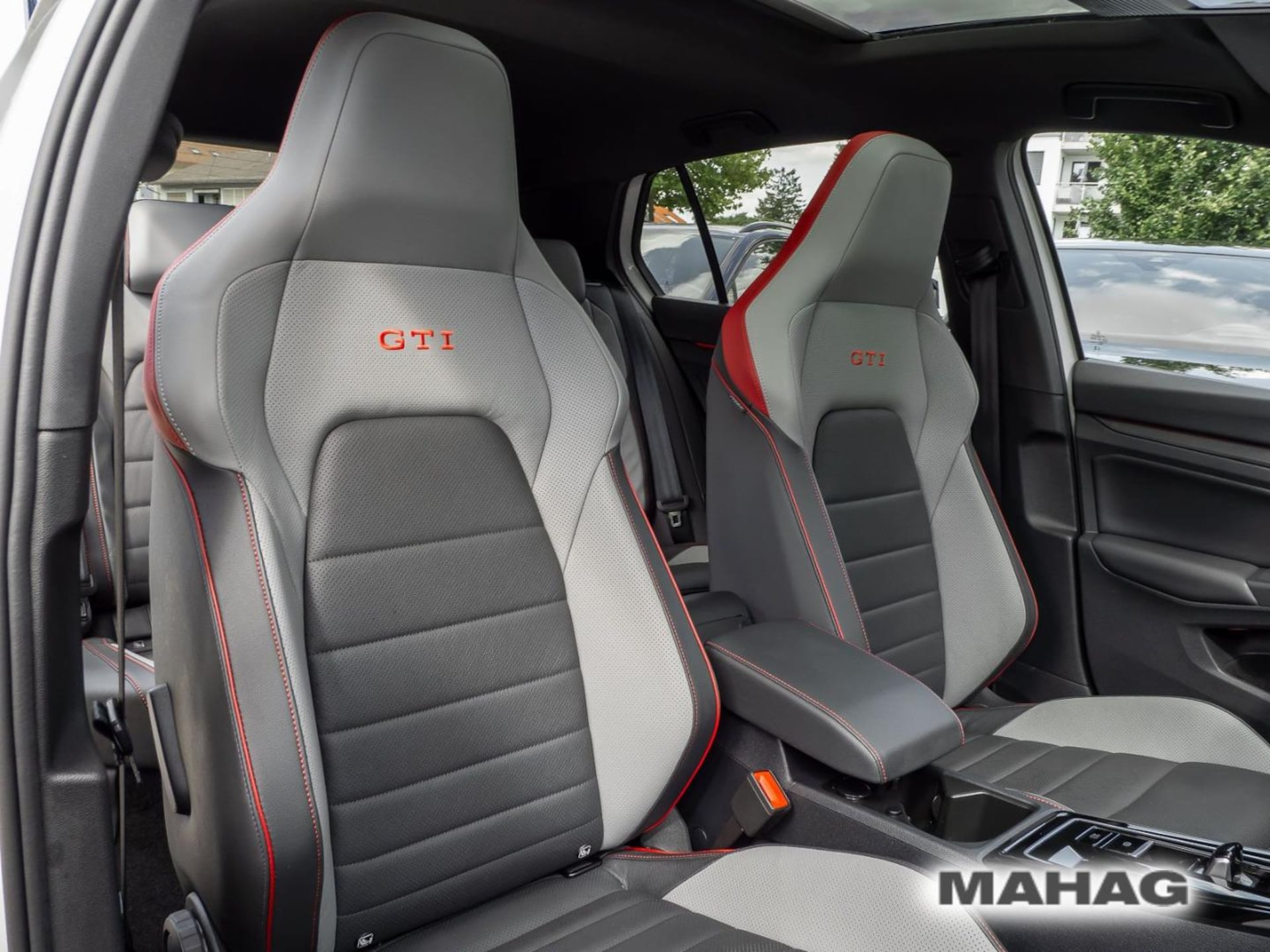 Volkswagen Golf GTI