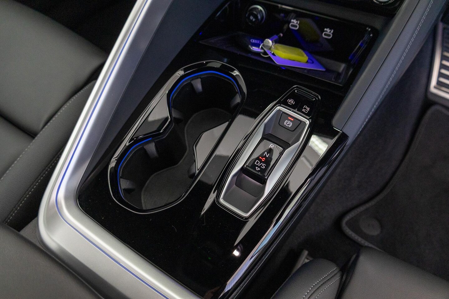 Image about Audi Q5 SUV TDI quattro 150 kW sport