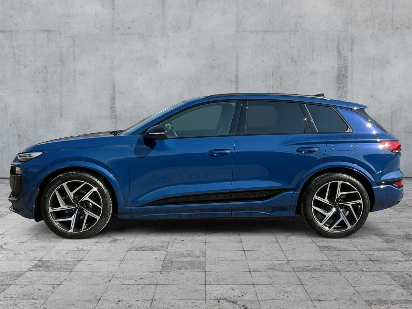 Bild über Audi SQ6 SUV e-tron e-tron quattro - für weitere Informationen kontaktieren Sie den Audi Partner