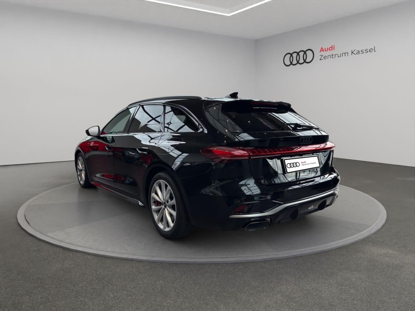 Bild über Audi A5 Avant e-hybrid e-hybrid quattro 270 kW S tronic - für weitere Informationen kontaktieren Sie den Audi Partner