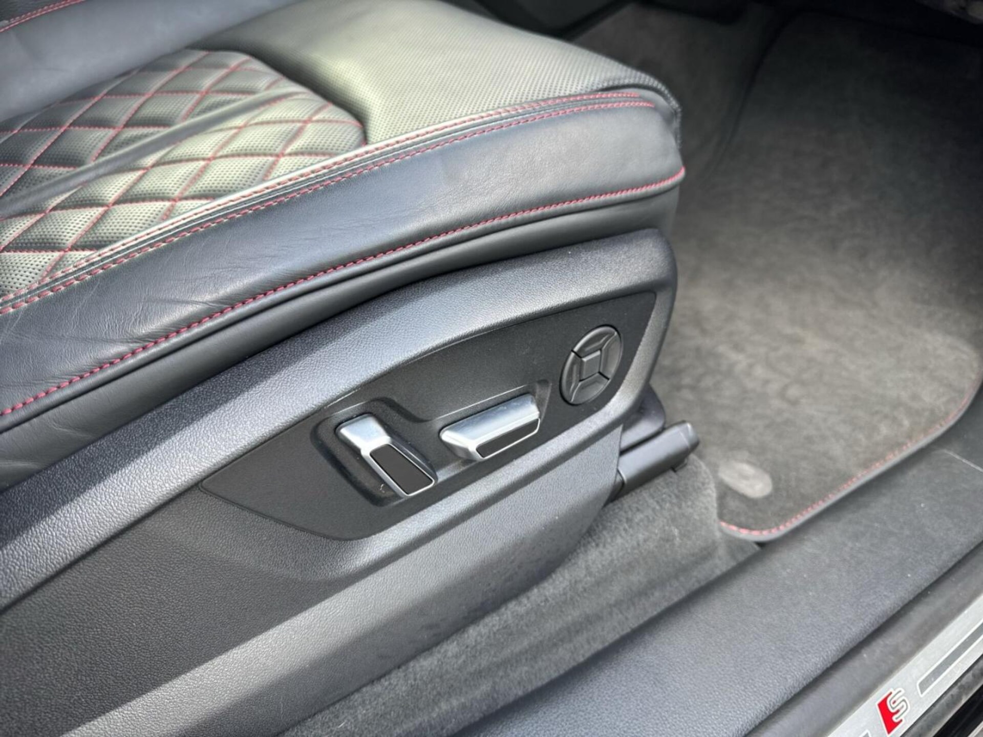 Audi SQ8 SUV