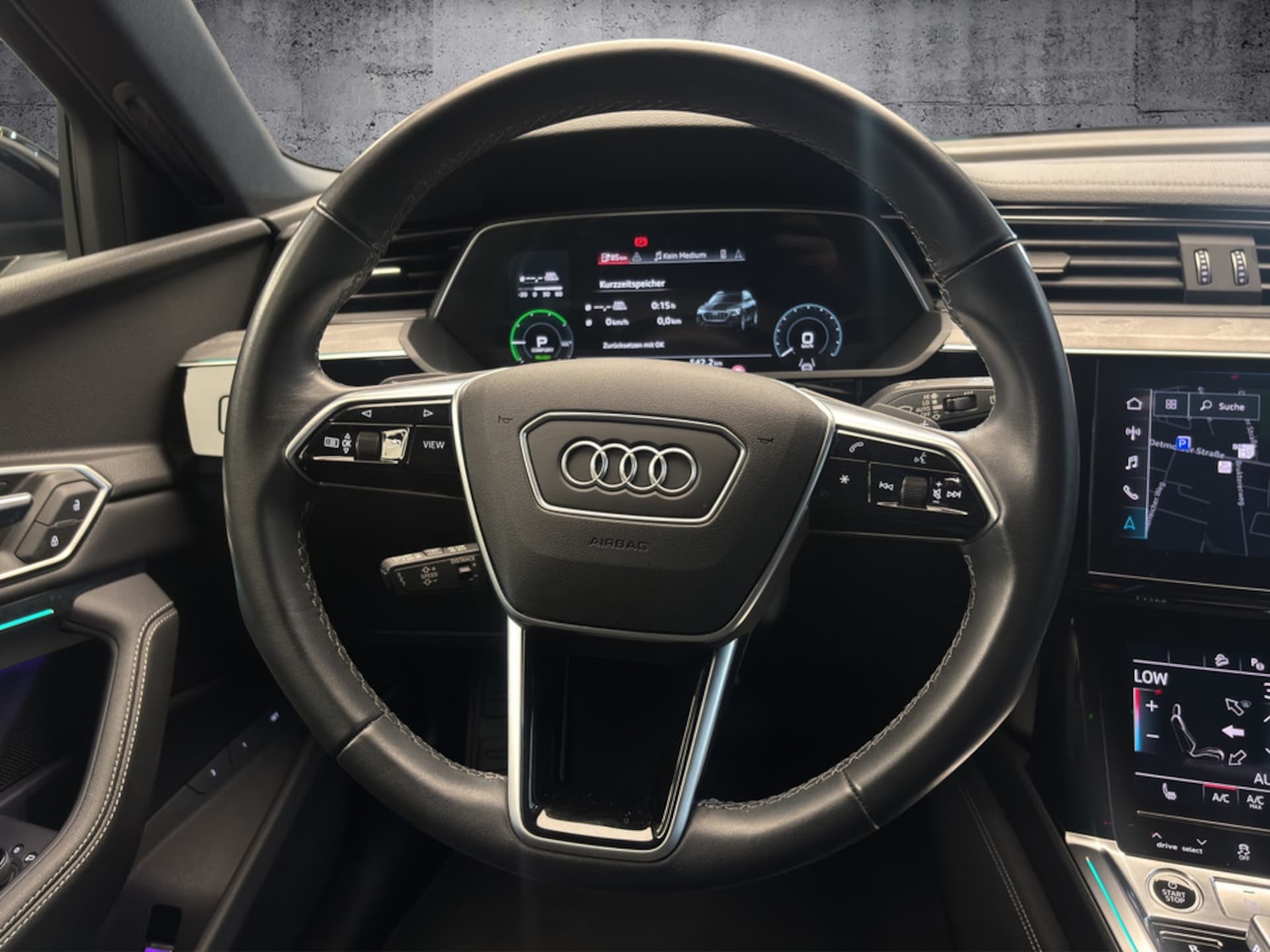 Audi Q8 e-tron S line