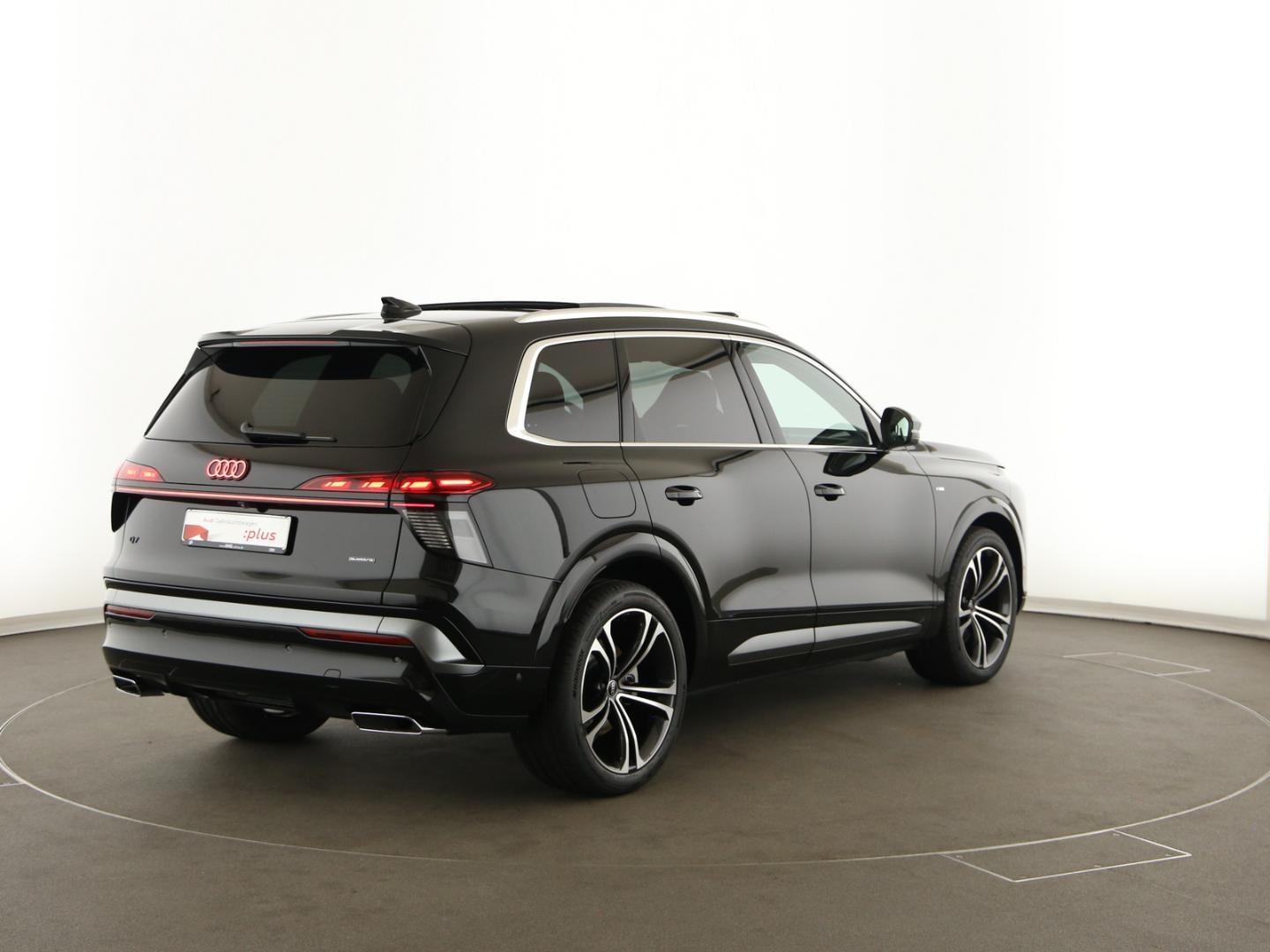 Bild über Audi Q7 SUV TDI quattro 220 kW tiptronic - für weitere Informationen kontaktieren Sie den Audi Partner
