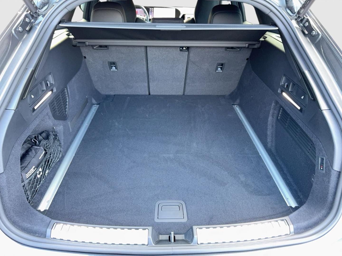 Bild über Audi A6 Avant edition one TDI quattro 220 kW S tronic - für weitere Informationen kontaktieren Sie den Audi Partner