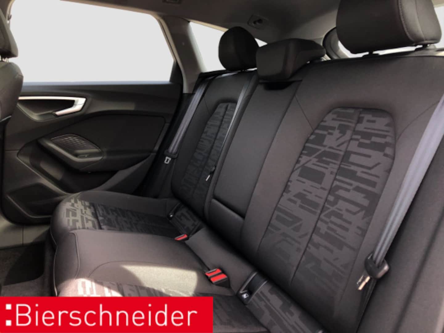 Bild über Audi A5 Avant TDI quattro 150 kW S tronic - für weitere Informationen kontaktieren Sie den Audi Partner