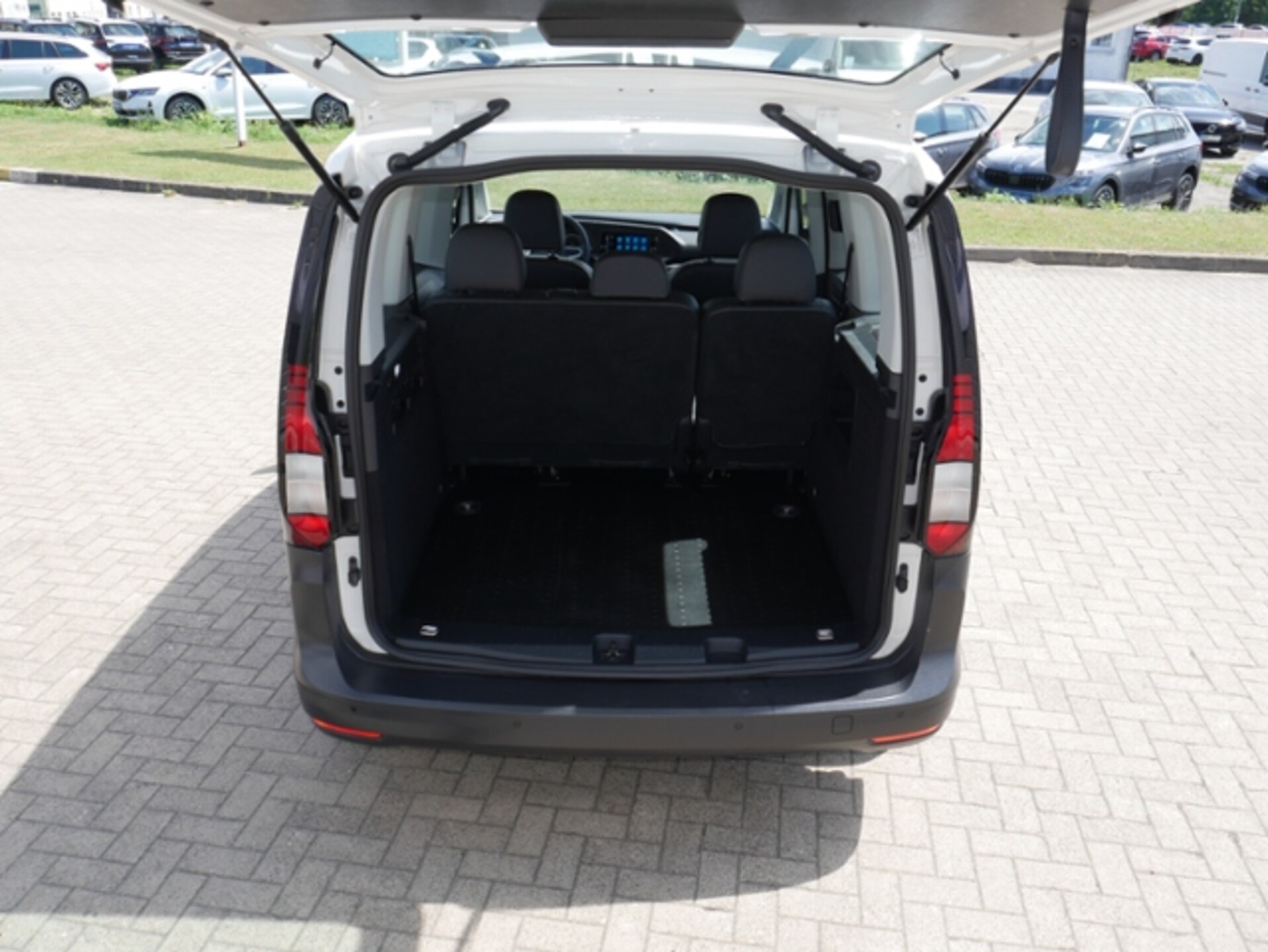 Volkswagen Caddy Kombi Basis-Modell