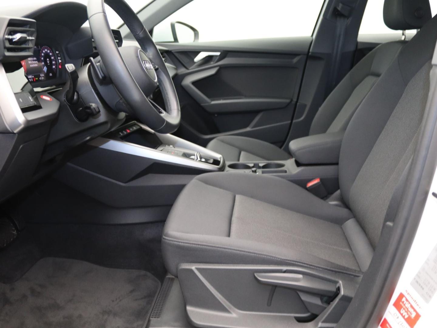 Bild über Audi A3 Sportback S line 35 TFSI S tronic - für weitere Informationen kontaktieren Sie den Audi Partner