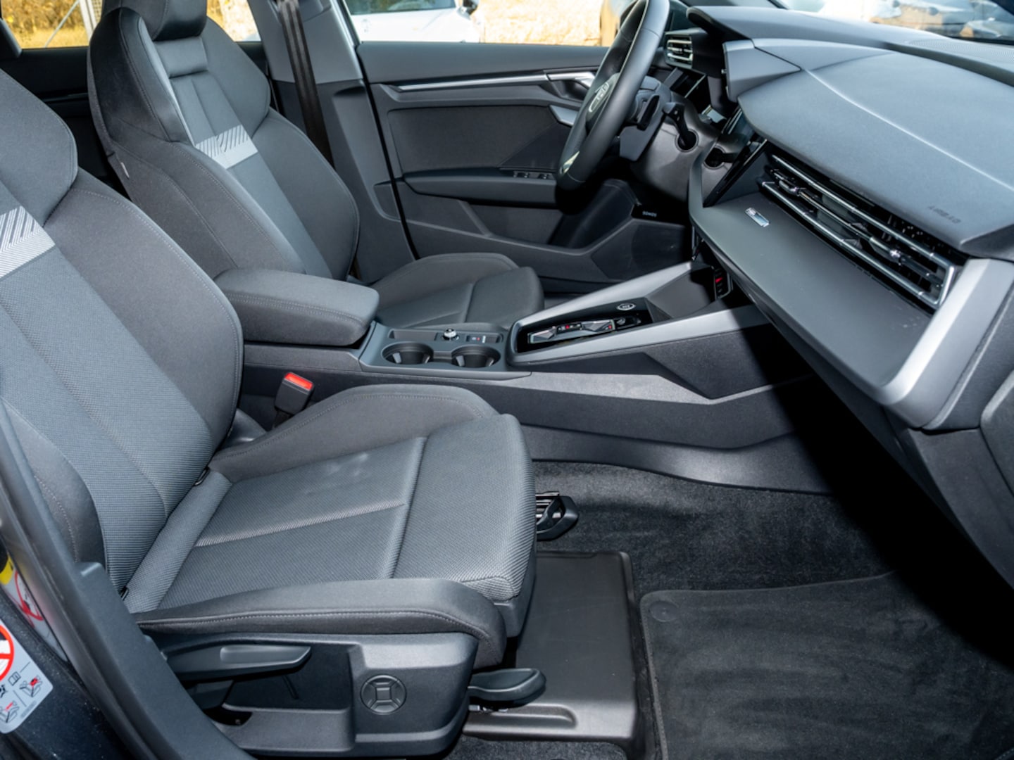 Bild über Audi A3 Sportback S line 35 TFSI S tronic - für weitere Informationen kontaktieren Sie den Audi Partner