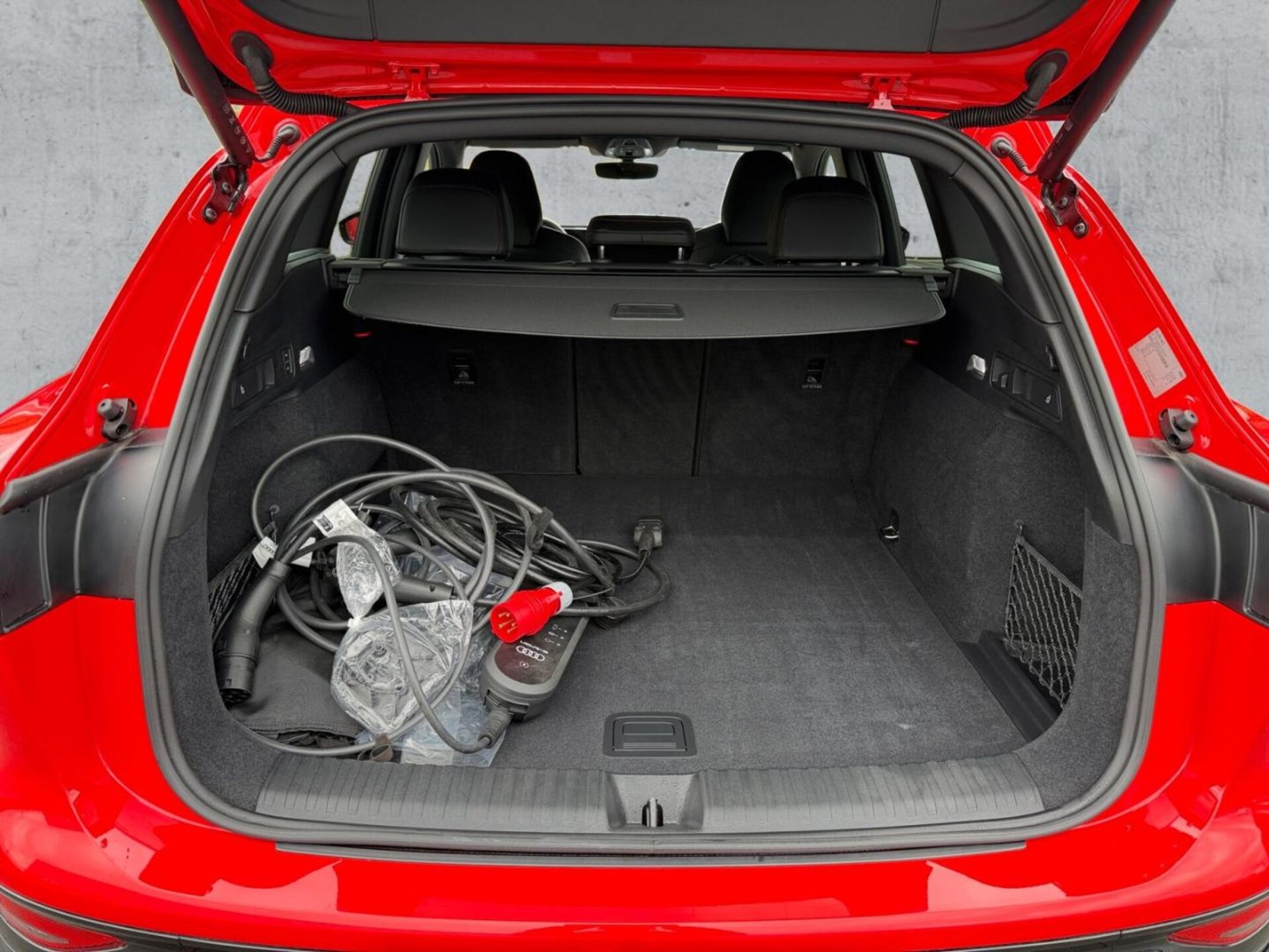 Audi SQ6 SUV e-tron
