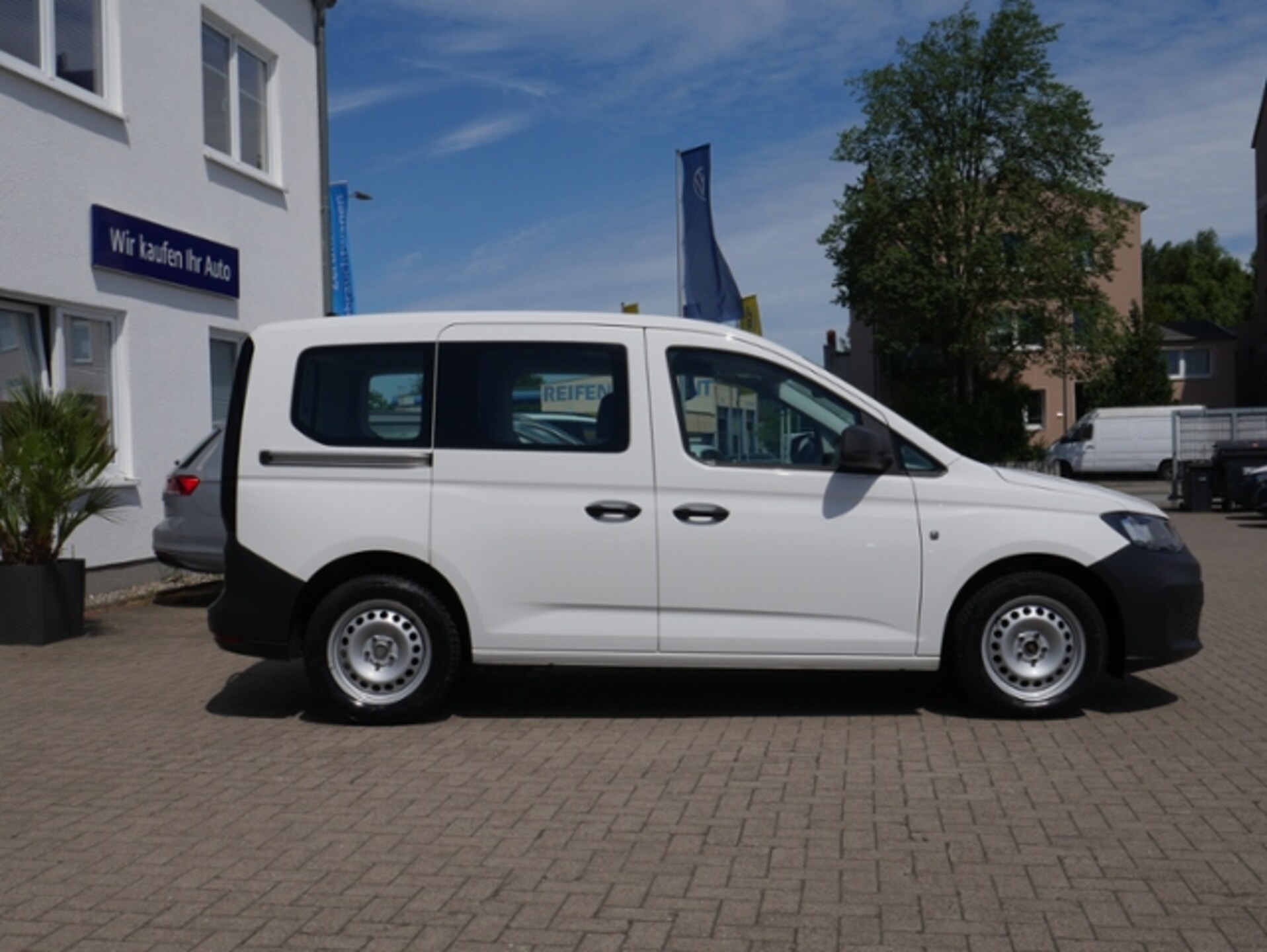 Volkswagen Caddy Kombi Basis-Modell